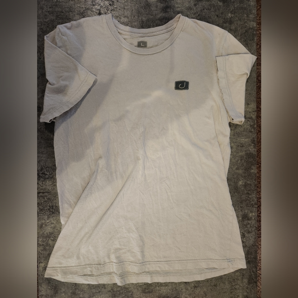 Avid tshirt with skull on back